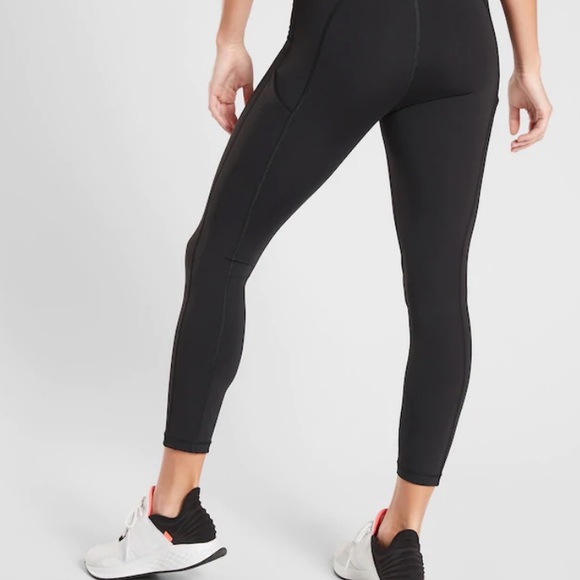 Athleta Pants - ATHLETA Ultimate Stash Pocket 7/8 Tight - Small